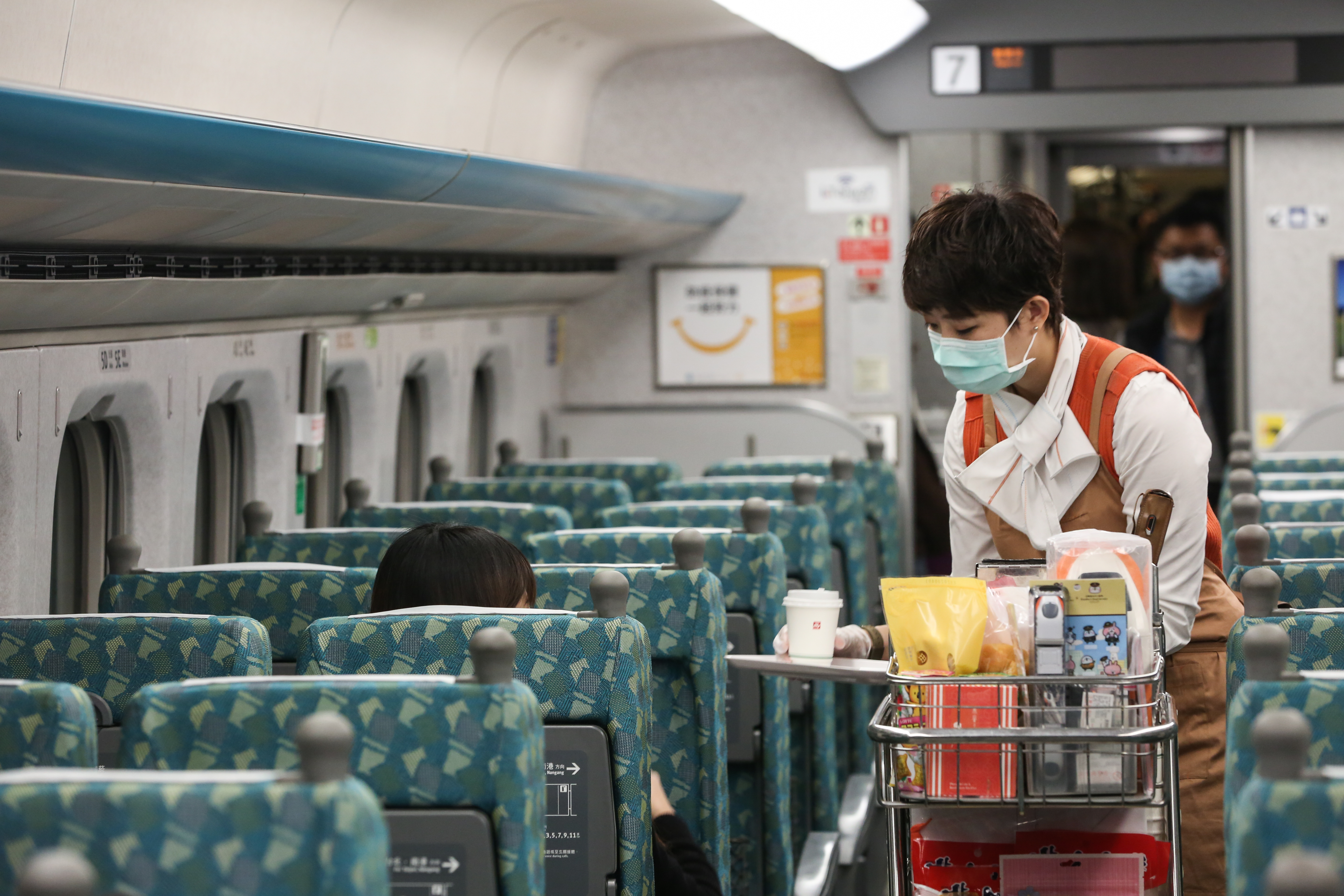 交通部長林佳龍昨日宣布，高鐵「類梅花座」訂位配位邏輯正式上線。圖為示意圖，目前高鐵已停止車上供餐。