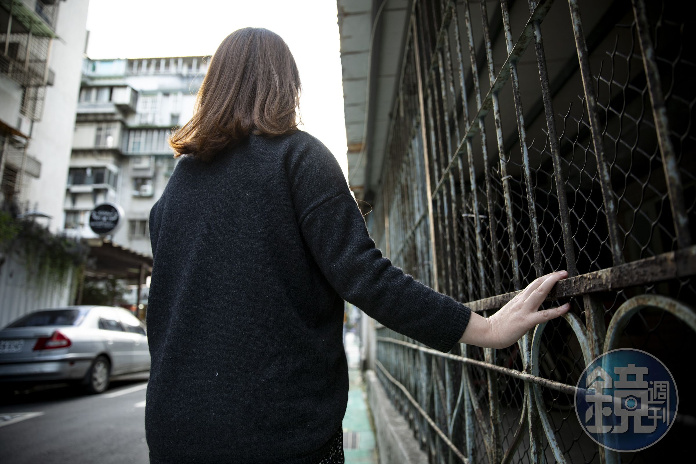 琪琪長期服務受暴婦女，有時會讓她想起爸媽吵架的畫面。