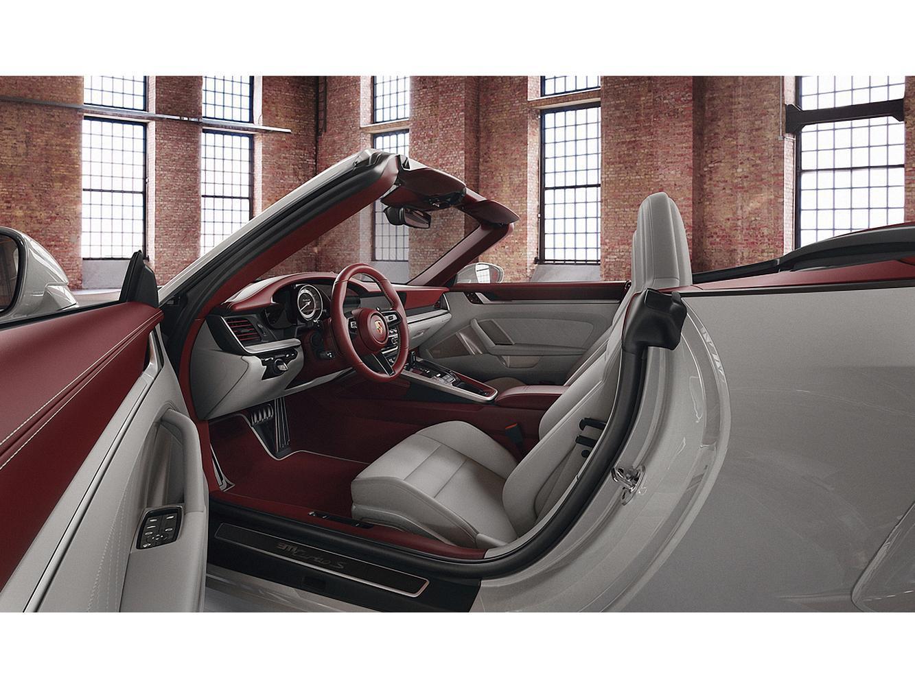 保時捷個人化訂製Porsche Exclusive Manufaktur推出911專屬全新雙色皮革內裝。