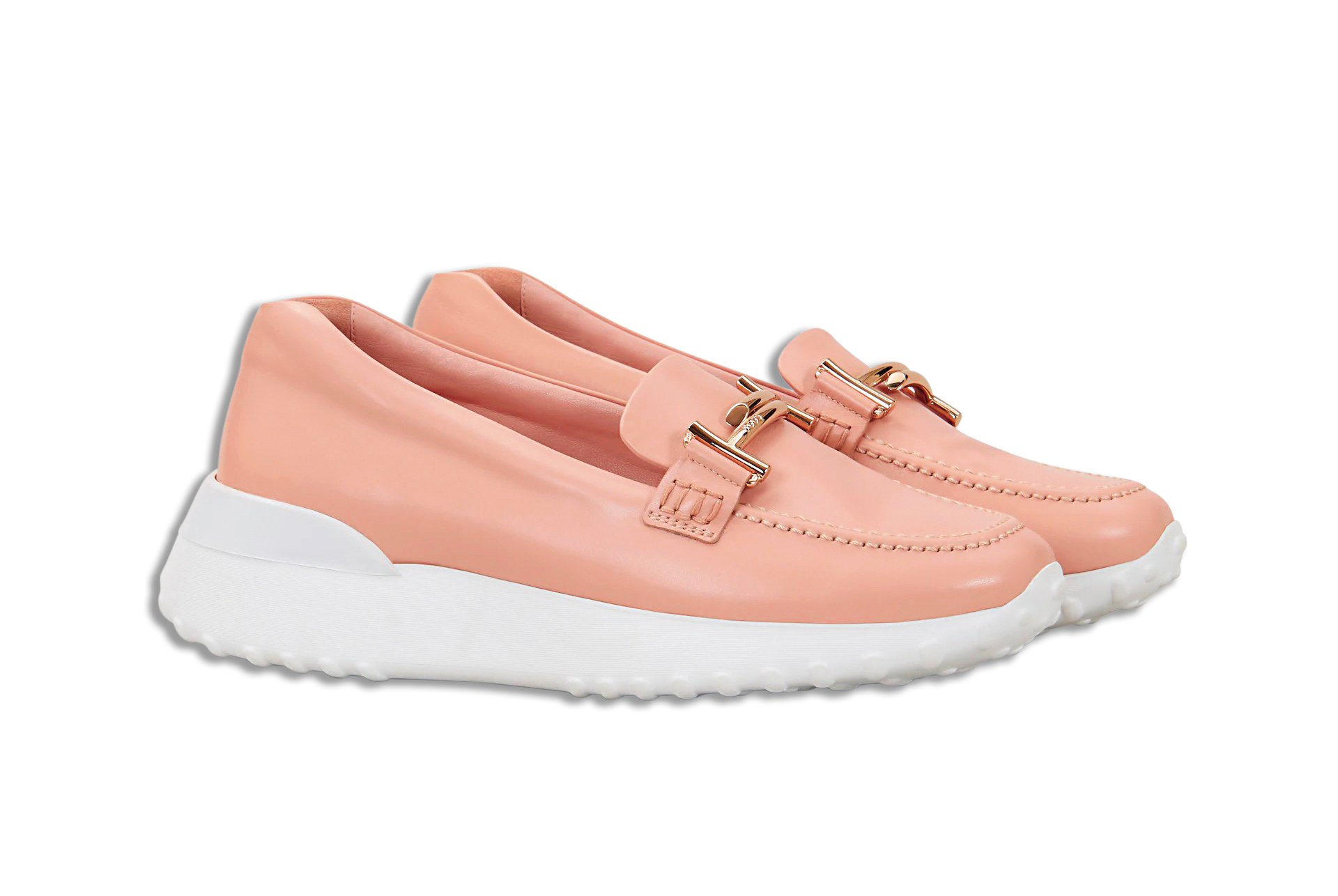 Double T裸粉皮革休閒樂福鞋,NT$24,100。(TOD'S提供)