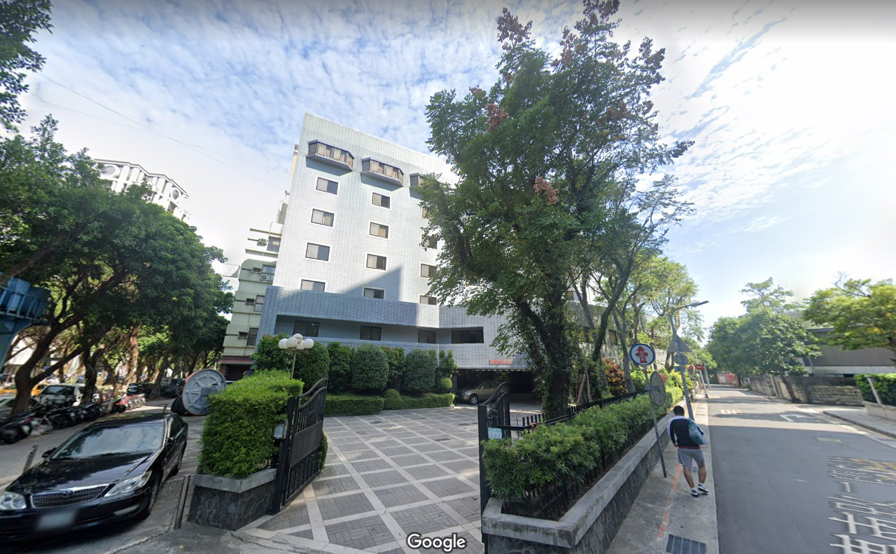 由於會館被立委反映設備老舊，立法院預計編列1.7億元預算，全面整修翻新2棟會館，圖為立法院台北會館。（翻攝google map）