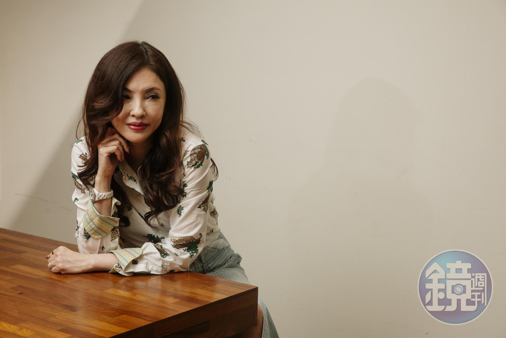 婚姻中的夫妻關係百百種，何如芸要離婚但談起老公仍包容的說：「他對我而言，就像任性的孩子。」