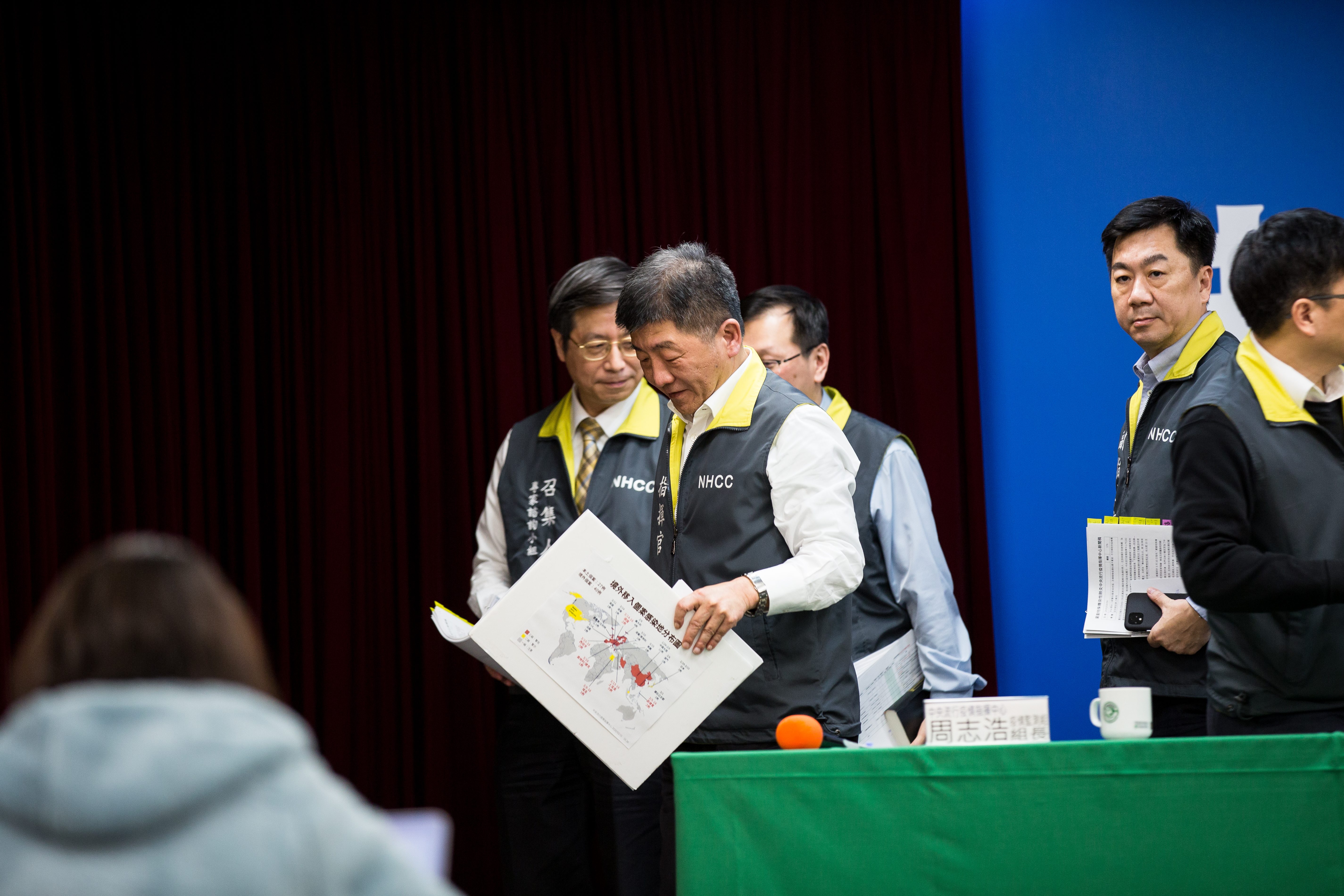 衛福部長陳時中收到德國衛生部長寄來的感謝信函。（本刊資料照）