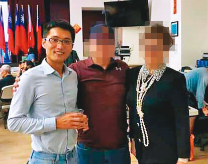 去年8月，陳品宏（左）以青年軍總召身分赴美向華僑募款，但韓國瑜否認授權。（讀者提供）