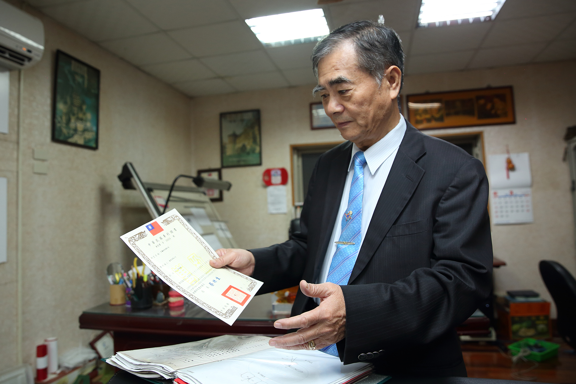 許溫德唸軍校時為了考留美儲訓班認真唸英文，奠定了之後貿易工作的基礎。