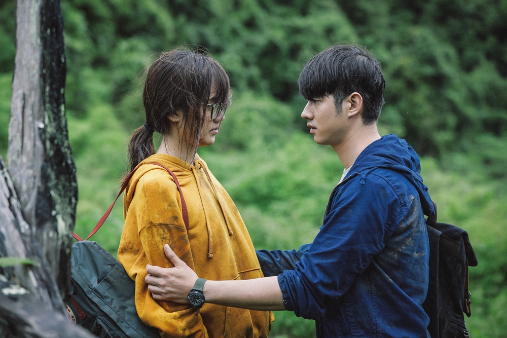 馬力歐與有陰陽眼的女主角擦出爆笑火花。（龍祥電影提供）