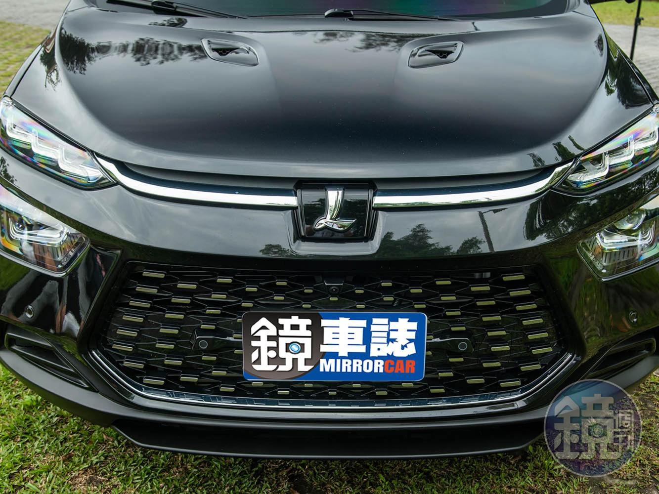 URX整體採用新世代的設計元素，外型相當特別有型。