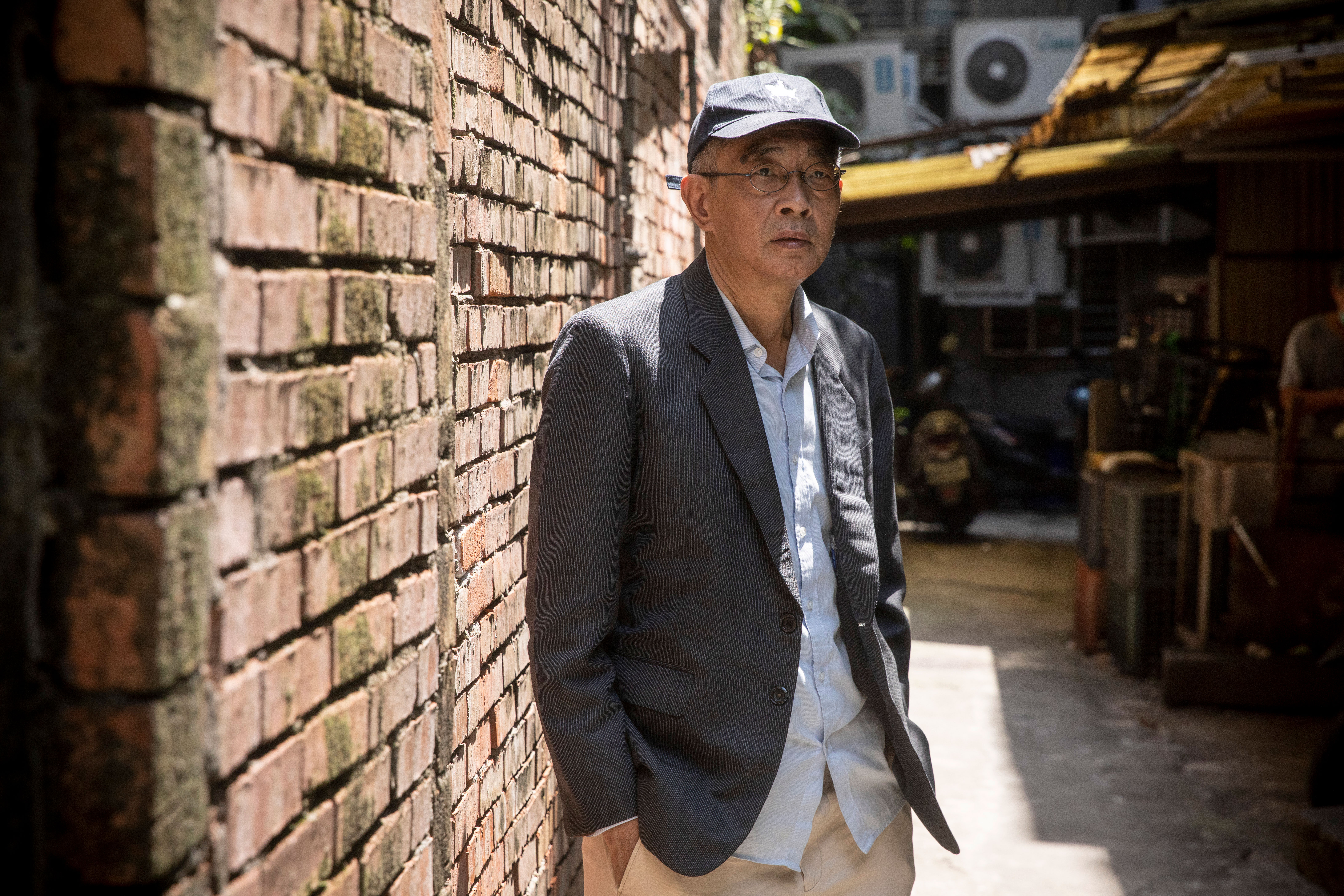 林榮基來台1年，最後決定落腳台北市中山區。他帶領我們走入附近巷弄，介紹地貌地景，說自己曾經在此四處尋訪，只盼覓得一處適合重開書店的樓房。