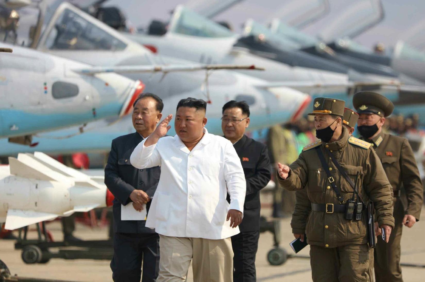 北韓領導人金正恩已長達16天未露面,目前行蹤仍持續成謎。(翻攝自推特)