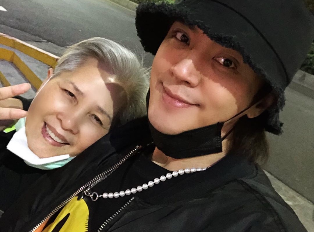 羅志祥與羅媽媽感情很好，常在社群網站上貼母子照。（翻攝自羅志祥IG）