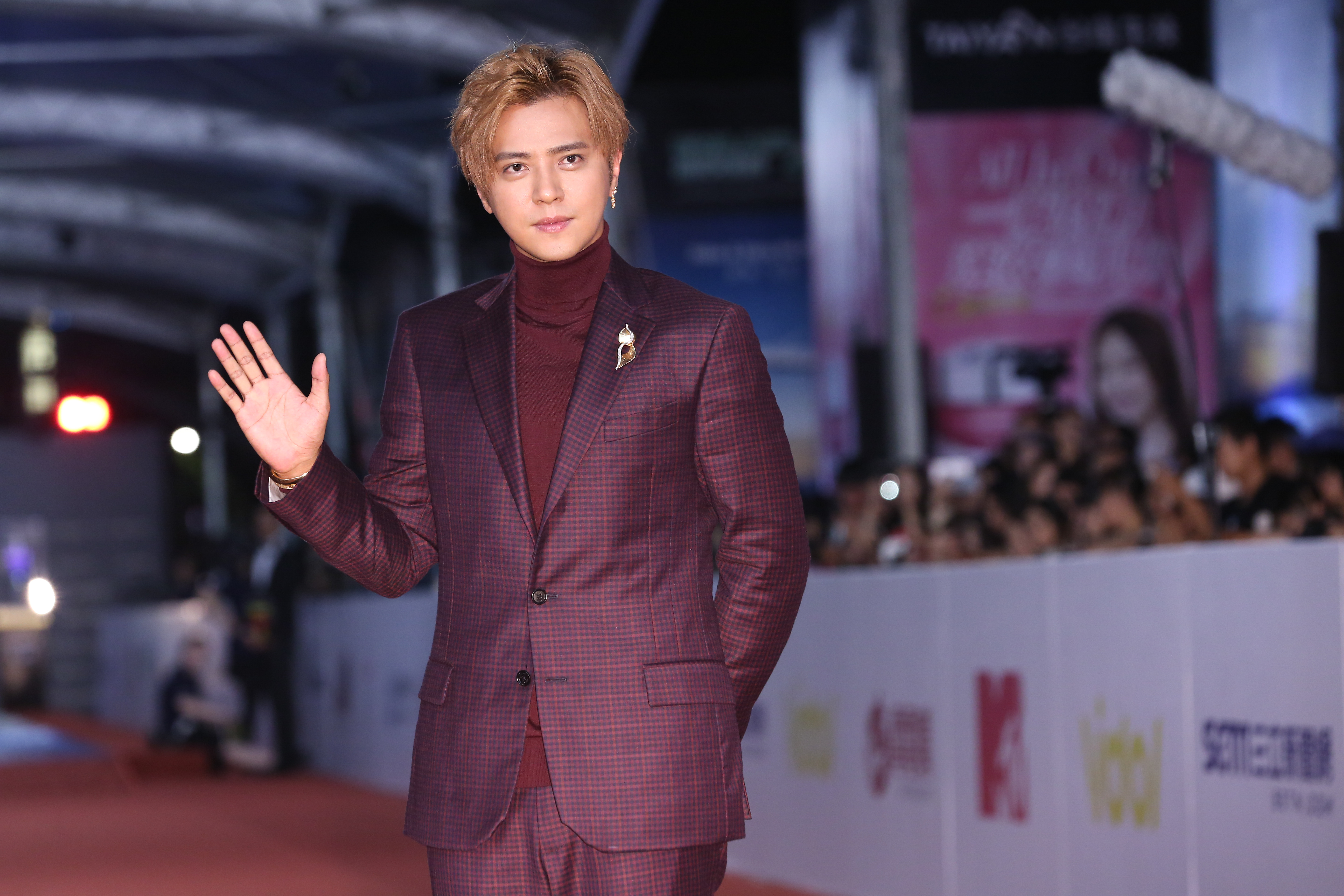 最近鬧的沸沸揚揚的「豬揚戀」，狄鶯則說，自己跟小豬羅志祥（圖）並不認識，所以不予置評。