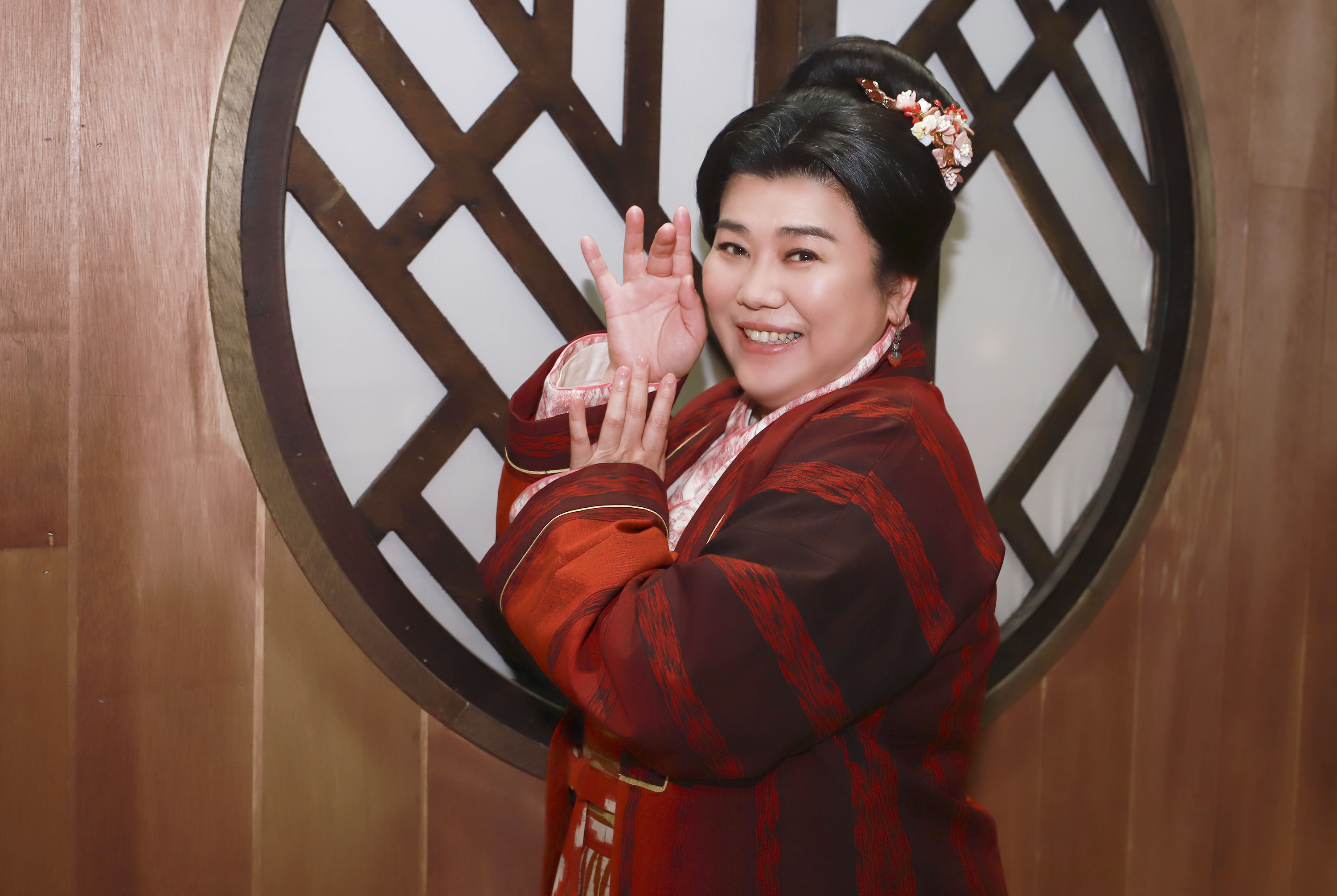 林美秀首度挑戰歌仔戲。（民視提供）