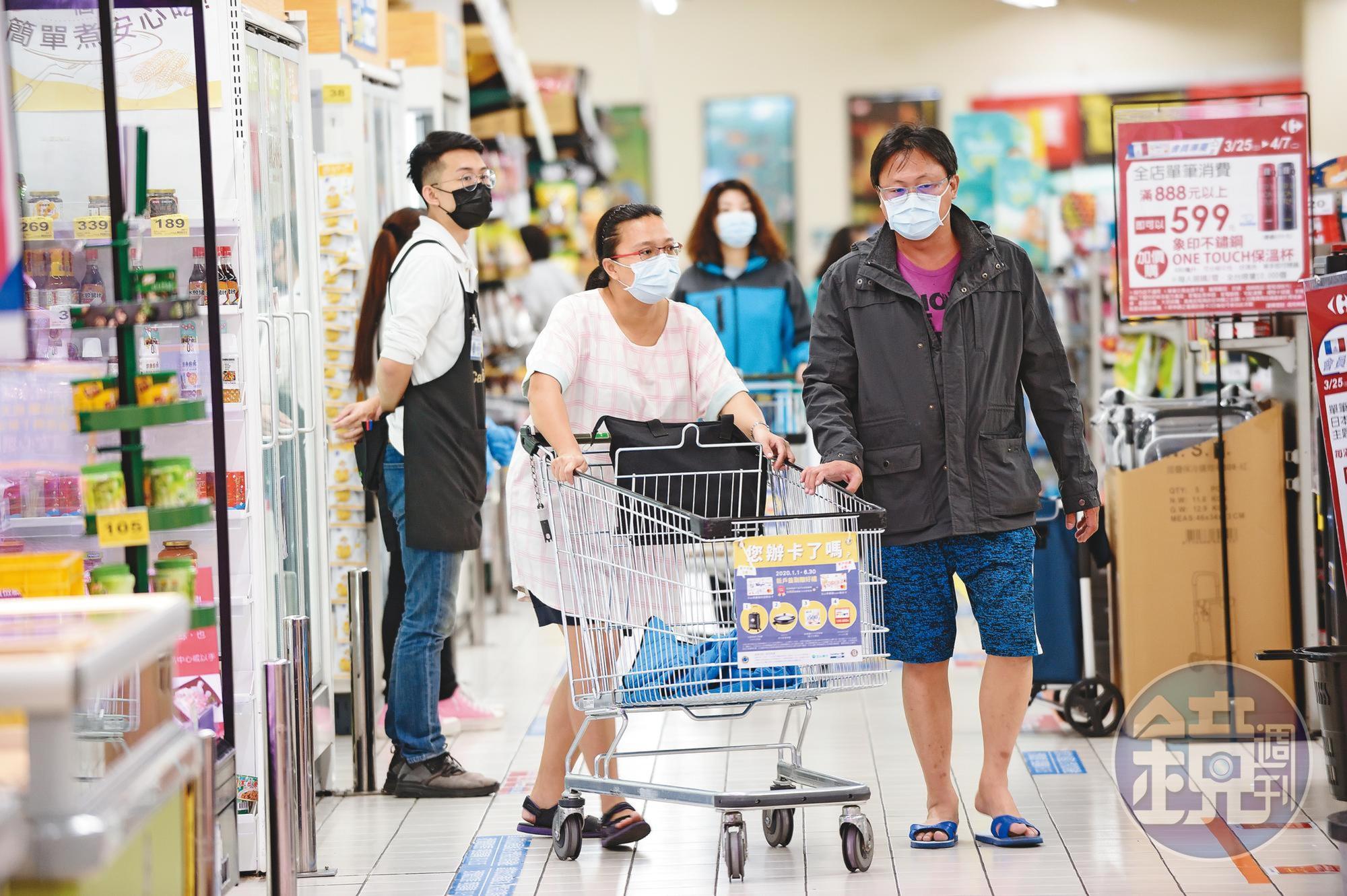 物價上漲，可支配所得調高，今年每人基本生活費調高至17.5萬元。