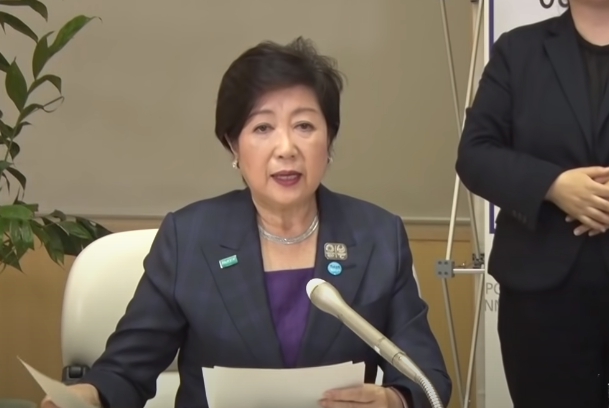 東京都知事小池百合子認同直接改為9月開學，可以符合國際標準。（翻攝自tokyo YouTube頻道）