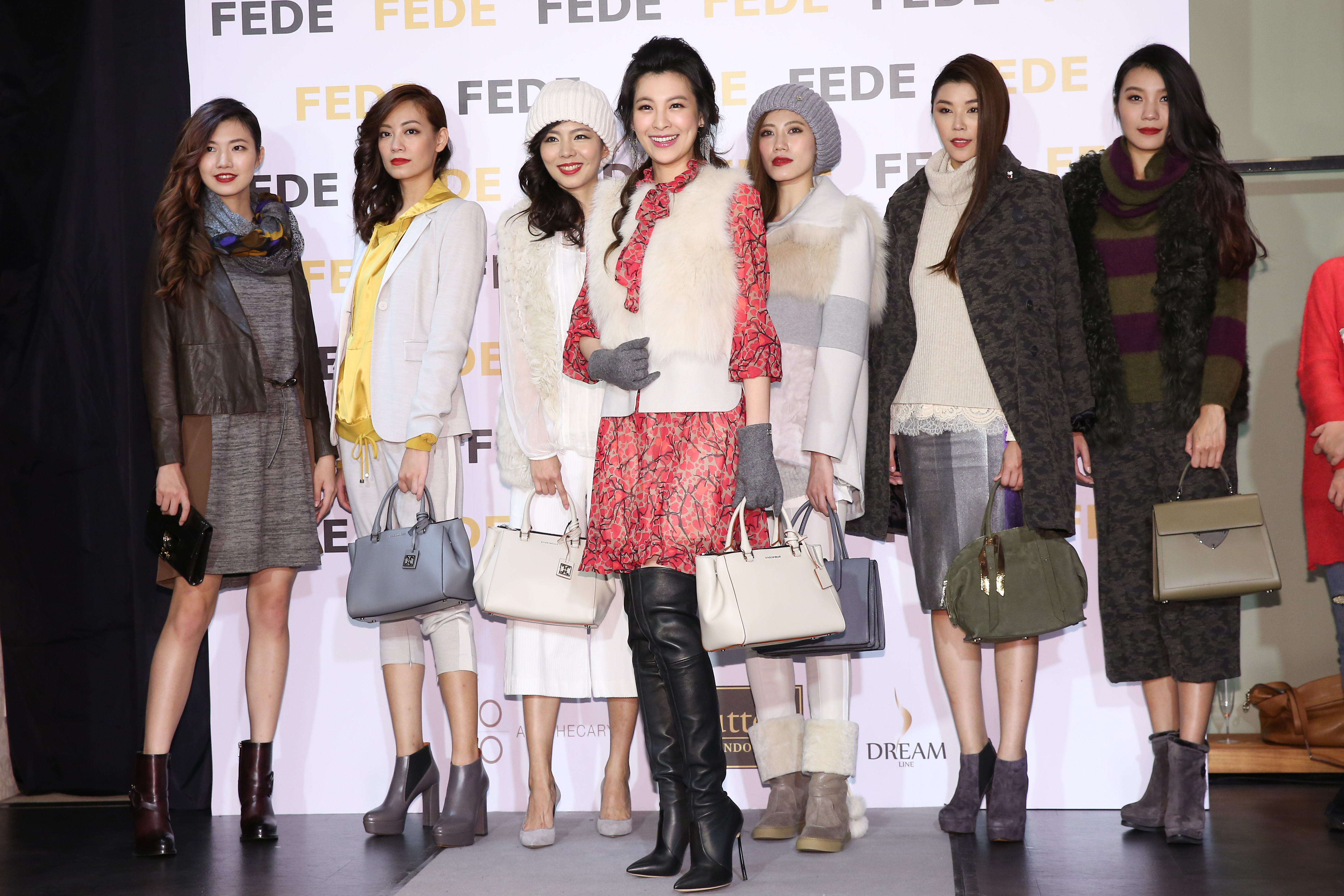 名模林若亞（中）抗稅，促成薪資特別扣除額可定額或核實二擇一。