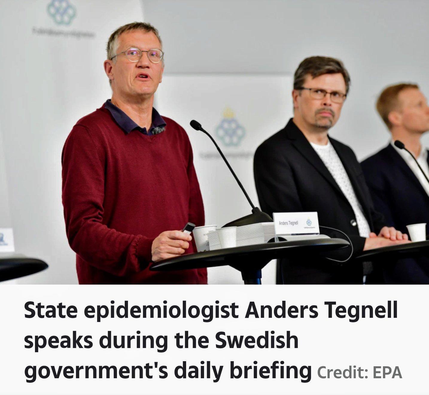 主導瑞典政府因應政策的流行病學專家Anders Tegnell(左)舉行例行記者會。(翻攝EPA)