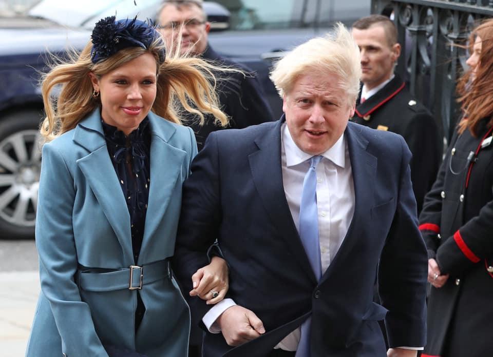 英國首相強生的未婚妻席孟茲昨(29日)在倫敦一家醫院產下一名男嬰。(翻攝自Boris Johnson臉書)