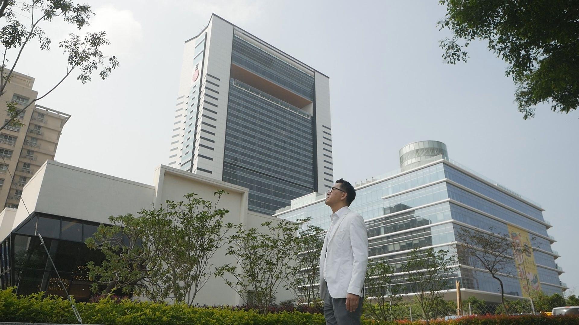 高雄擁有港口、河流天然地理環境優勢,路又直又寬,綠化也做得特別好。是郭致宏口中看過最漂亮、最有潛力的一個城市。