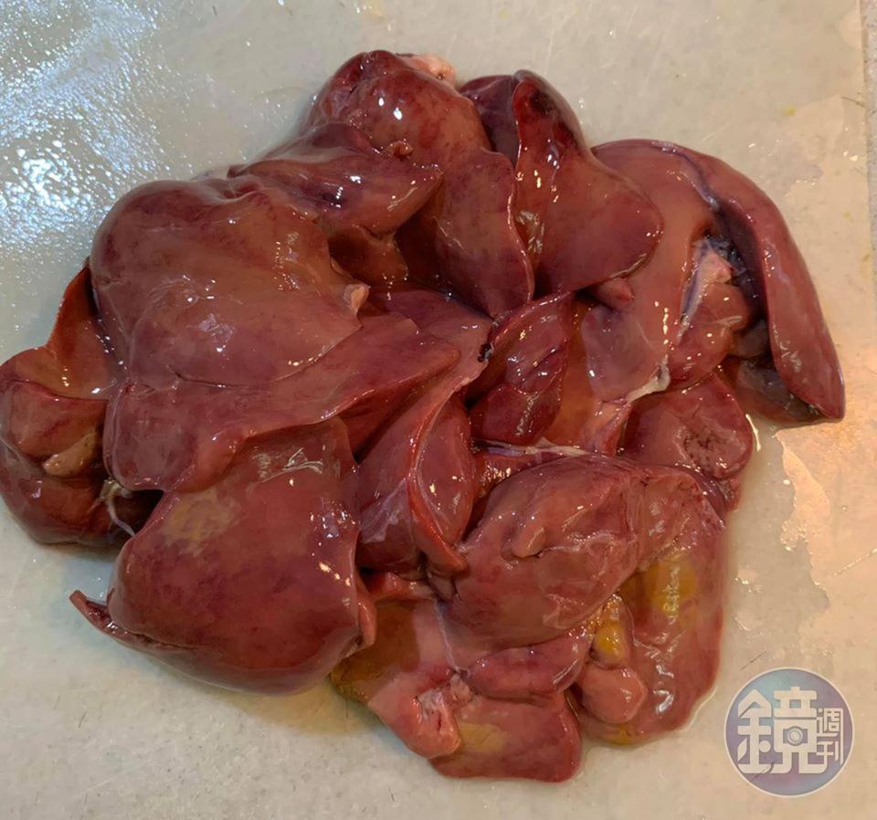 雞肝是重要的味道組成一環，取代鴿肉的野味。
