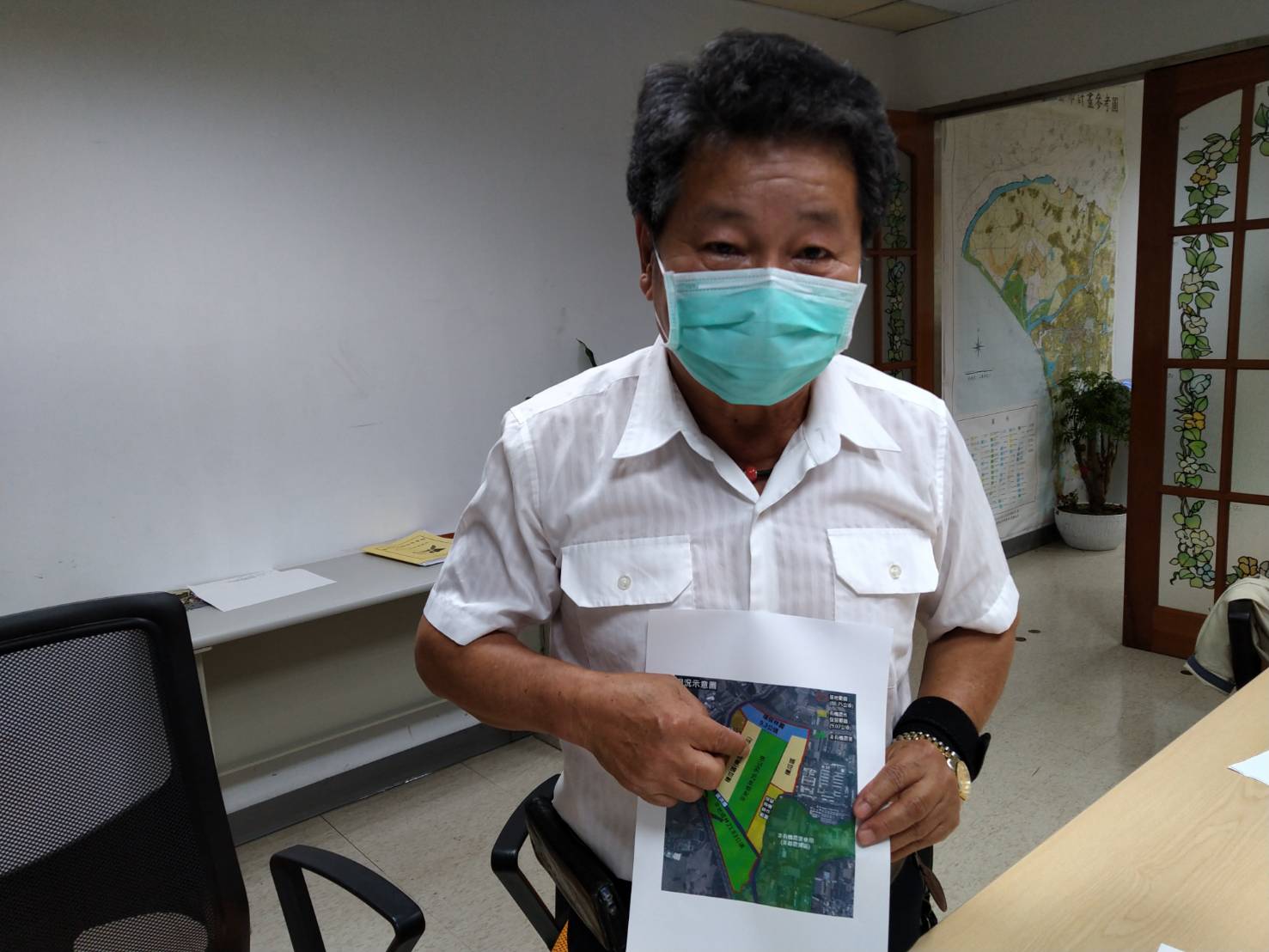 里長劉延欽控訴馬杰睿、徐紫珊「護樹」是假議題。（讀者提供）