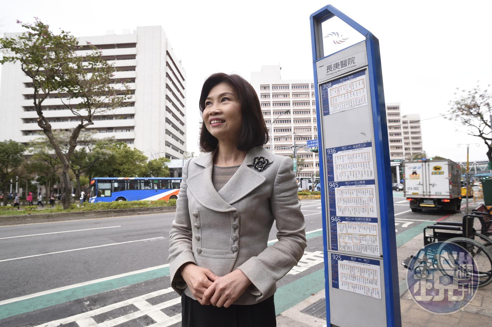為了就近服務出院病患,陳麗如30年前創立杏一的第一家門市就在林口長庚醫院對面。