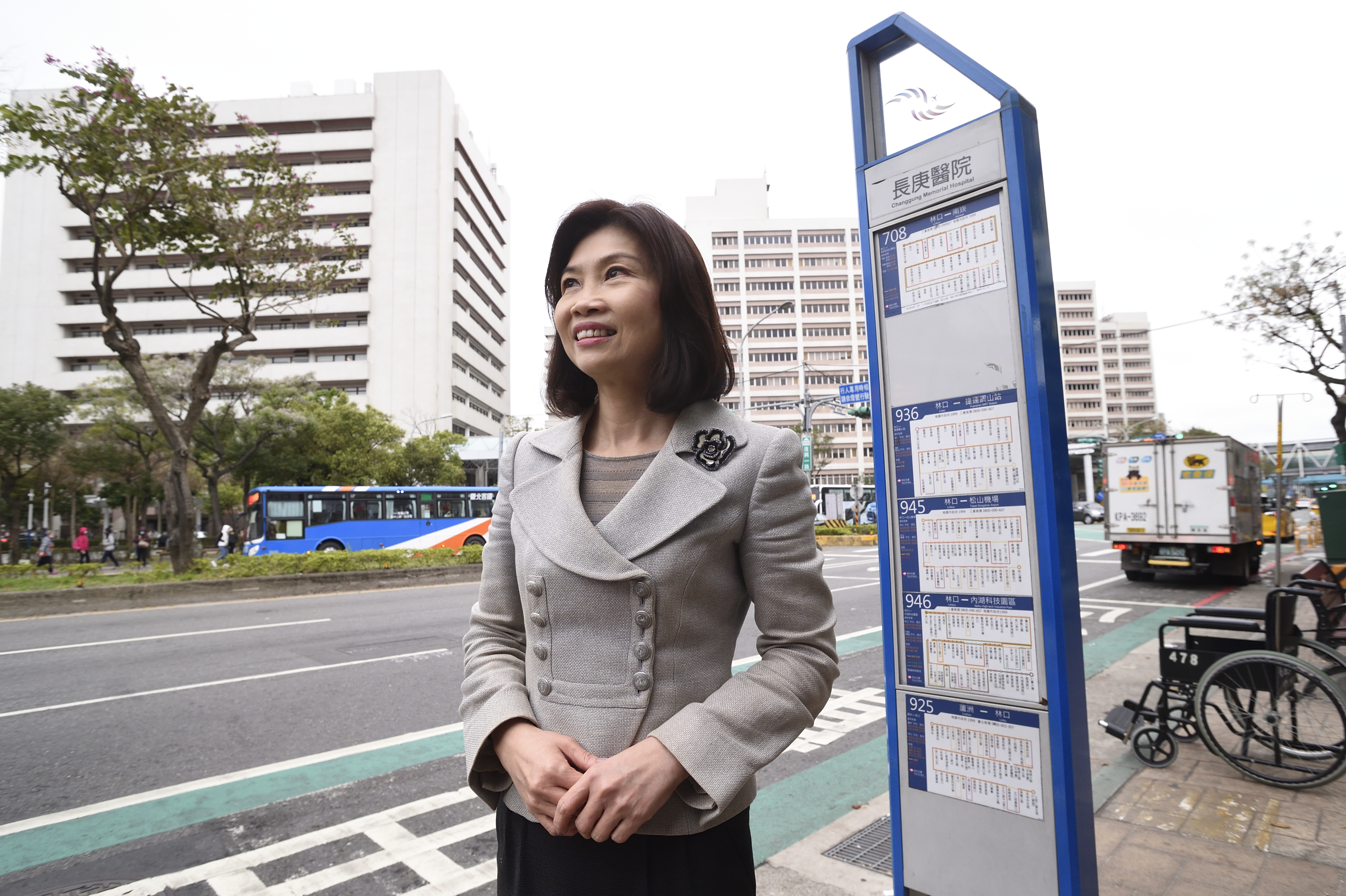 為了就近服務出院病患，陳麗如30年前創立杏一的第一家門市就在林口長庚醫院對面。