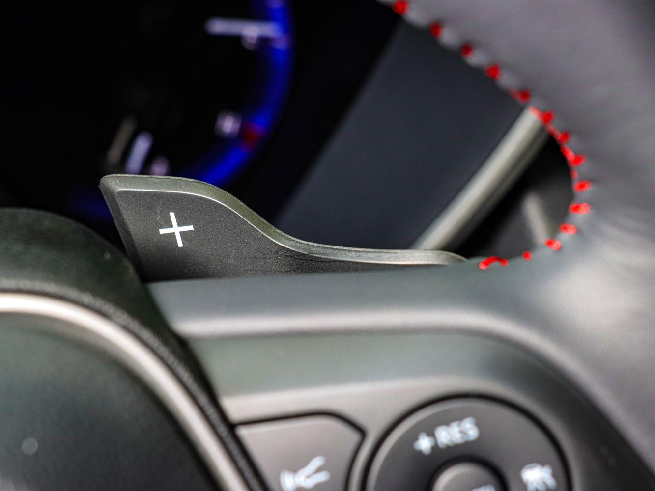 汽油車型另搭載方向盤換檔撥片附七速手自排功能。