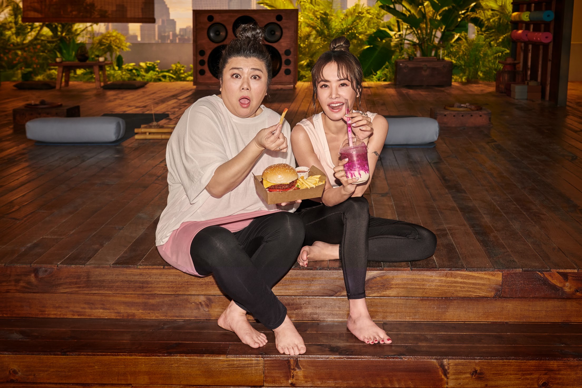 蔡依林與林美秀暌違近20年後再度攜手，一起接下Uber Eats「今晚我想來點」最新品牌代言人。（Uber Eats提供）