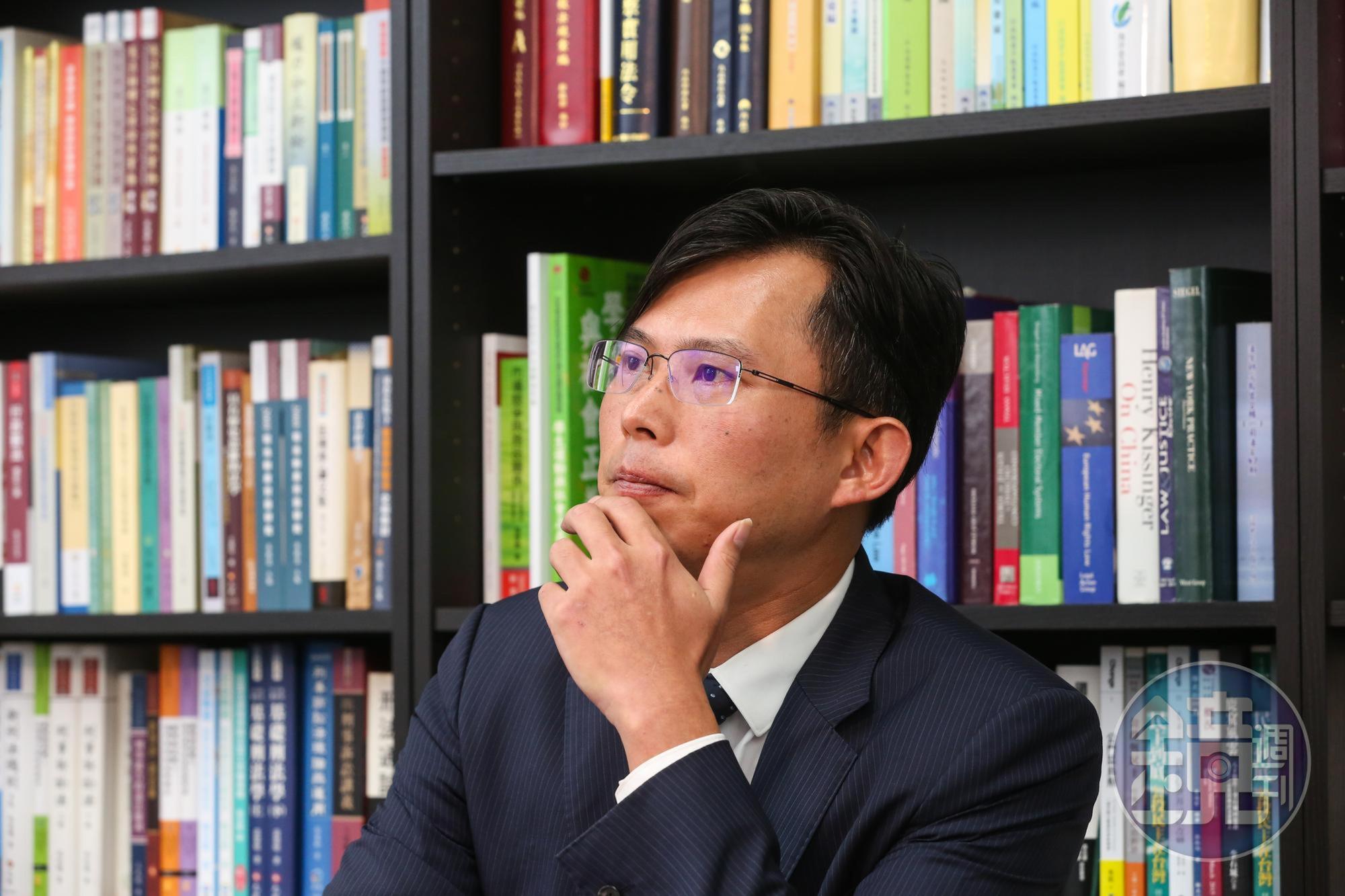 以王光祥為首的市場派,提名黃國昌(圖)為獨董候選人,相信他可以發揮獨董的監督功能。