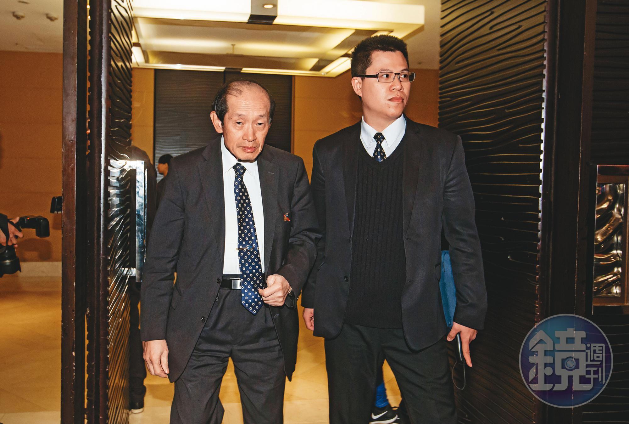 大同前董事長林蔚山(左)因違反《證交法》,去年被判刑。