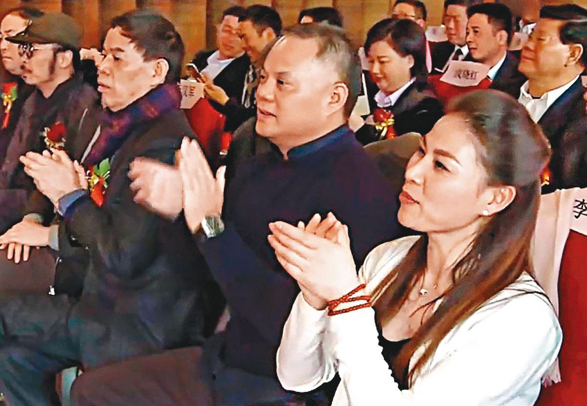 過去黃國昌曾揭露任國龍等人違法投資、炒作大同。(翻攝自龍峰集團官網)