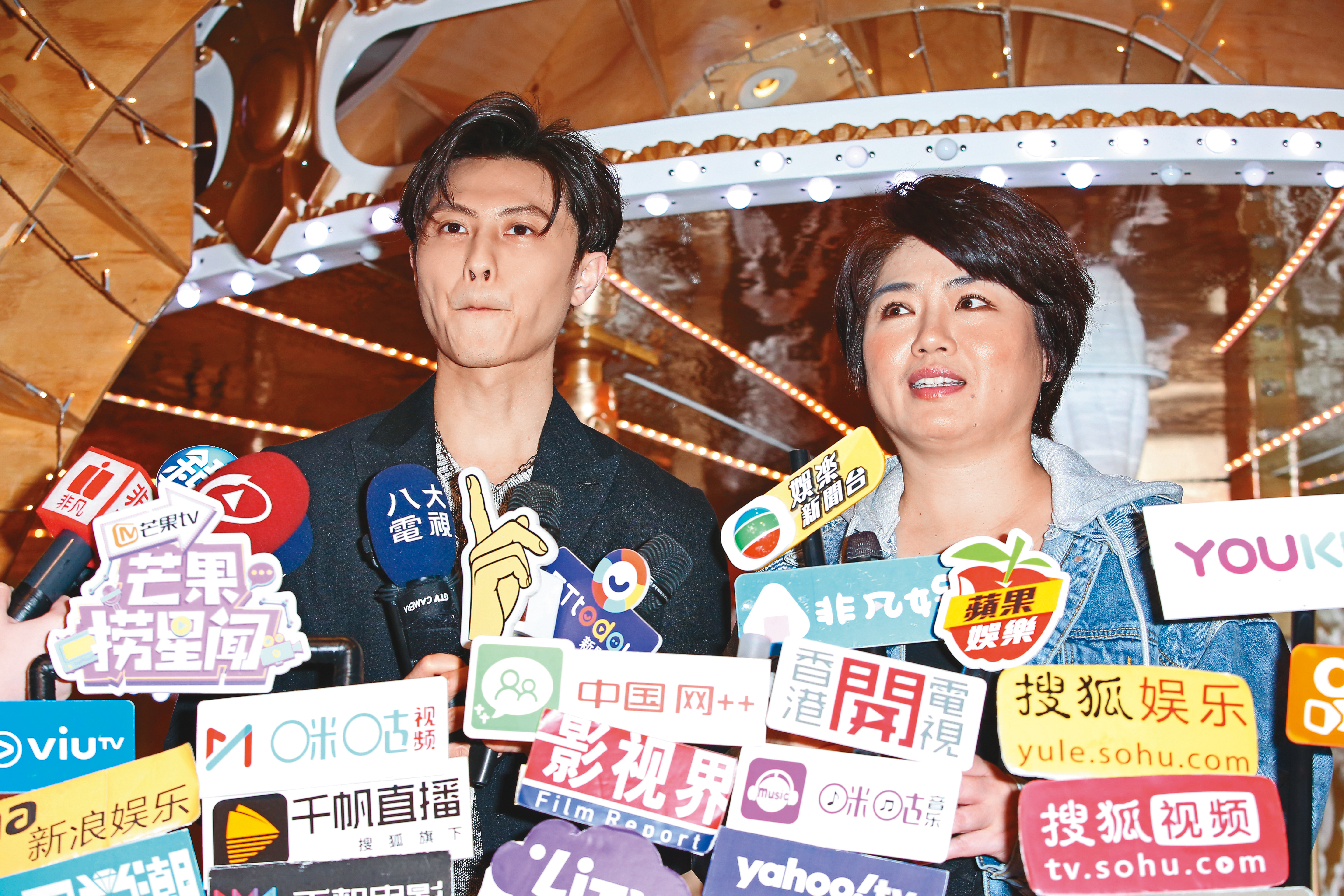 王子偶爾也會耍寶，例如鼻孔張得大大，顯見自己內蘊的演戲細胞。