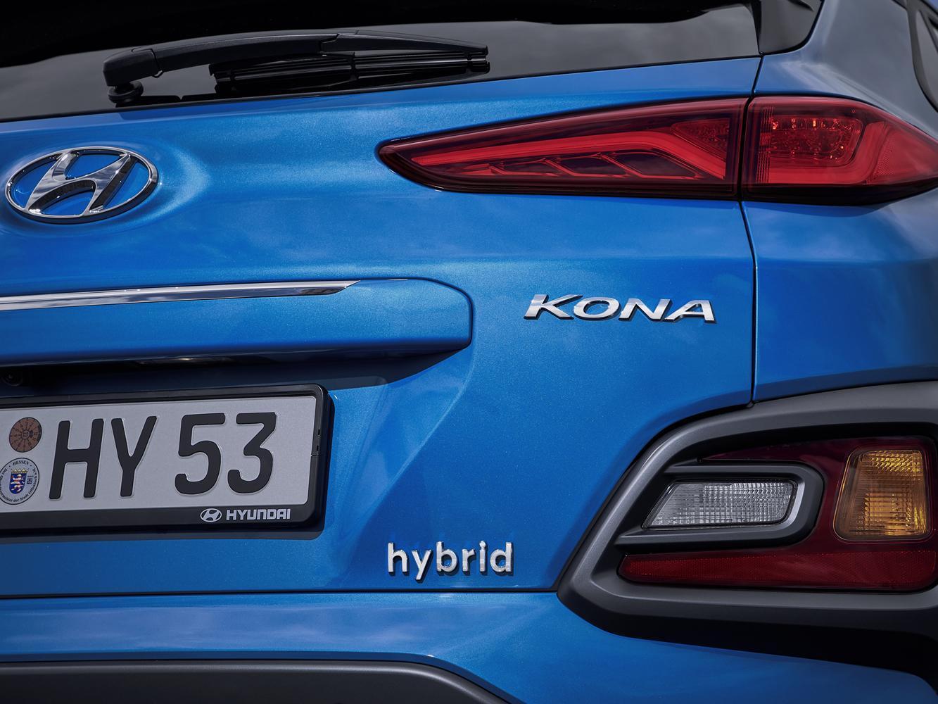 全新KONA Hybrid以競爭力十足的新台幣102.9萬元(Two-tone雙色加價10,000元)之預售價格，強勢切入百萬級距小型跨界休旅車市場。