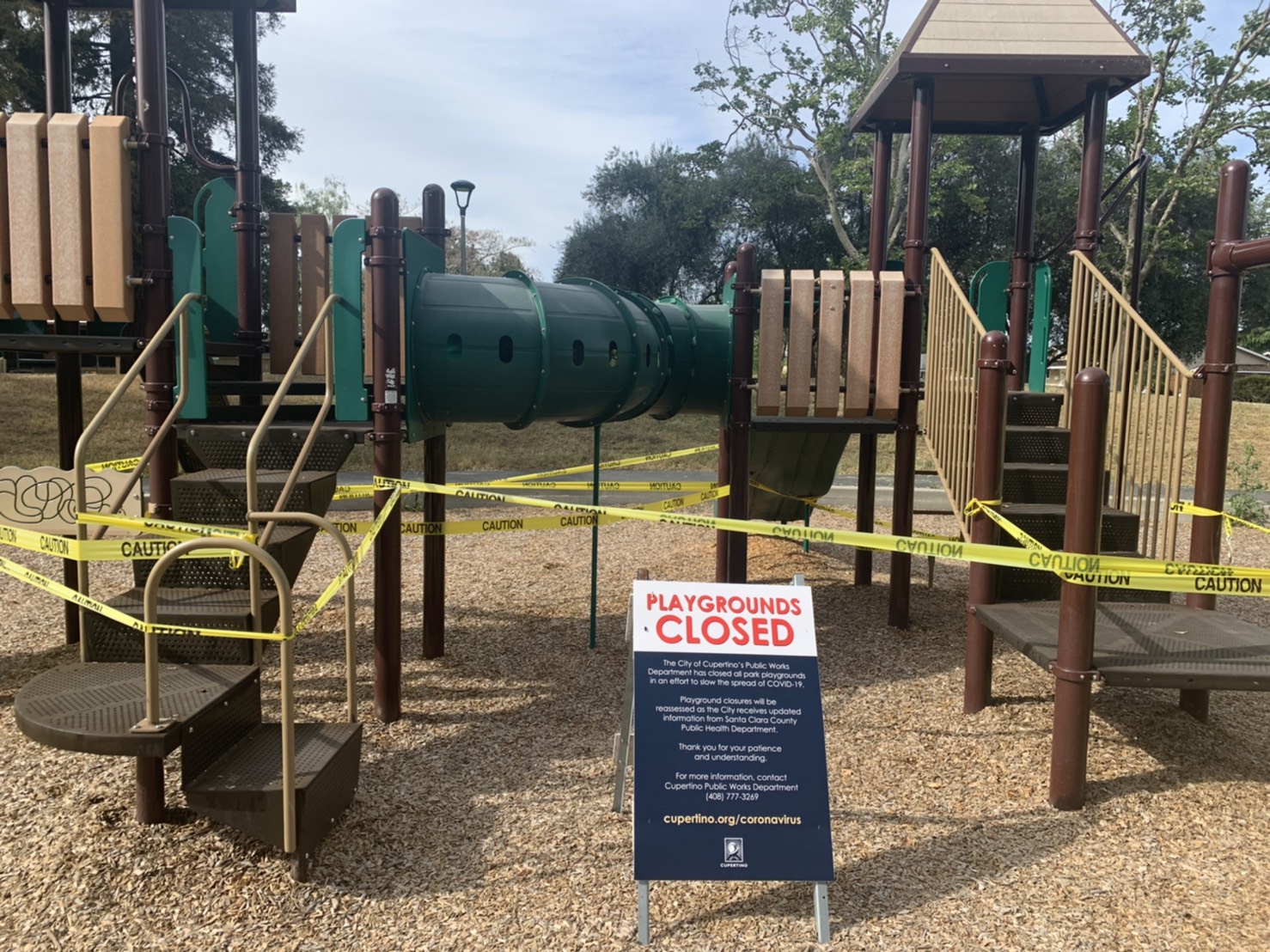 在居家避疫時期，很多城市連公園都關閉，南灣聖塔克拉克縣維持公園開放，但是關閉兒童遊樂場等公共設施。