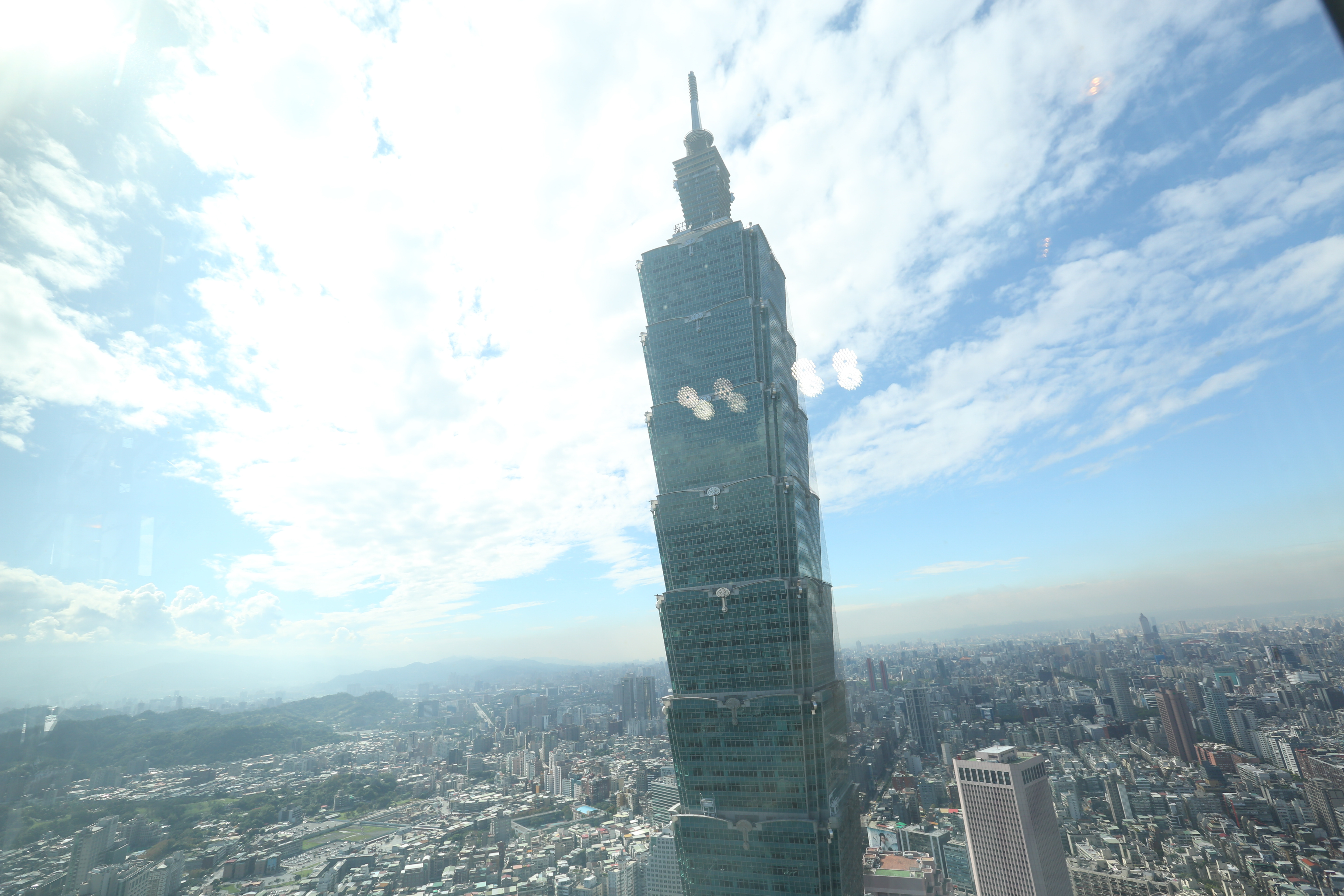 這次疫情，台灣優秀的防疫作為，引起各國關注。