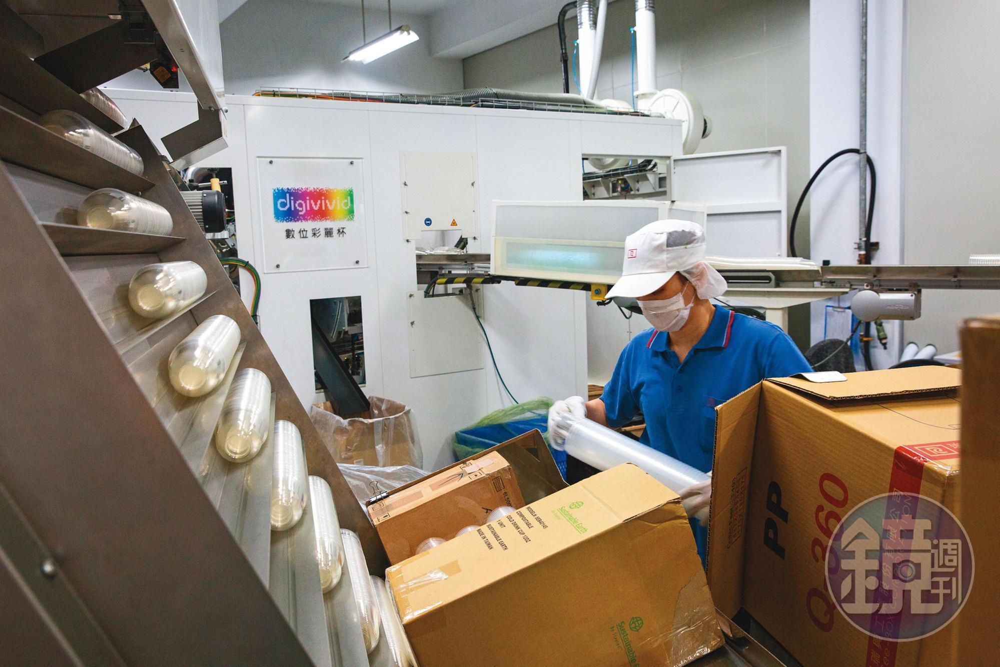 潘威志解釋，數位印刷機的原理如同影印機，可即時換圖，印刷品質也比傳統好。