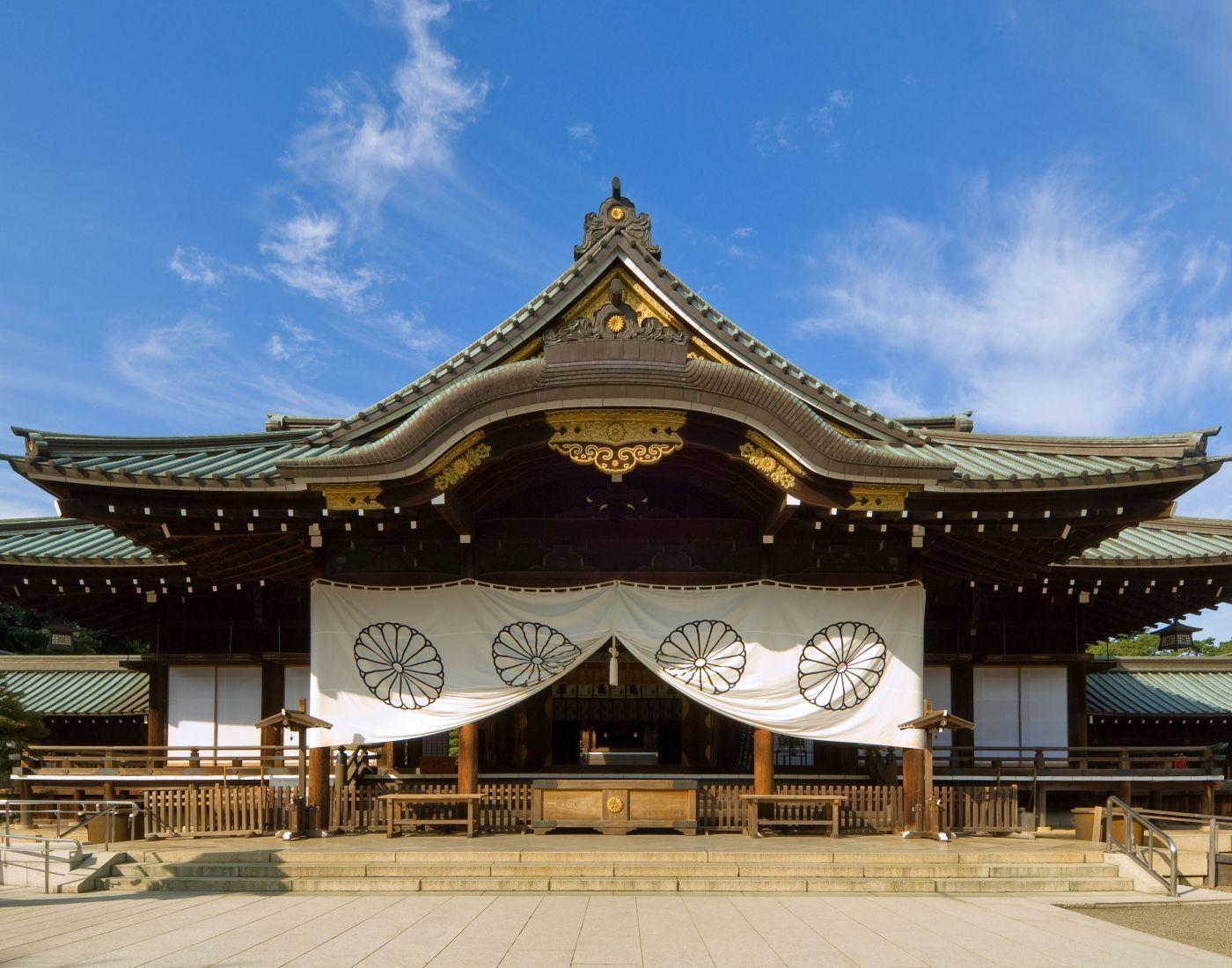 日本東京靖國神社的兩處公廁,前天(5月4日)傍晚發現被塗鴉「要殺光武漢人」。(Wiki)