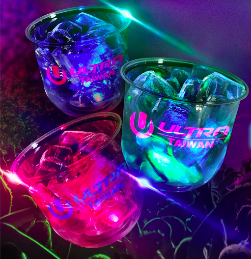 獲得夜店、酒吧愛用的發光杯，是某次潘威志到深圳出差時得到的靈感。（翻攝自瑞興工業官網）