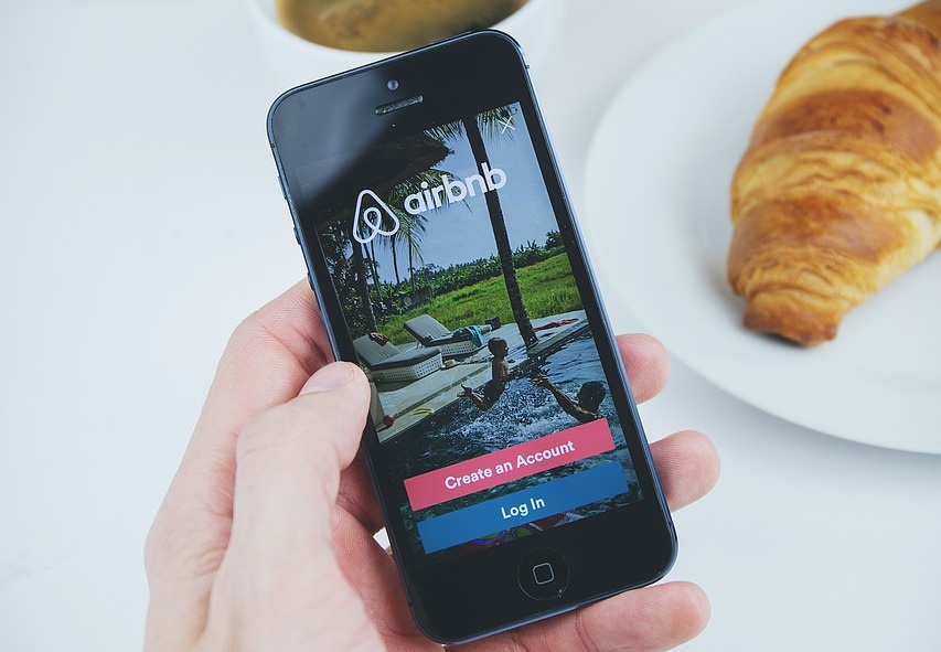 Airbnb初估,2020年營收比起去年恐怕將減半。(pixabay)