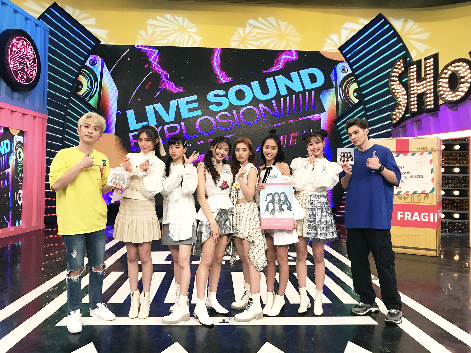 PER6IX上《娛樂百分百》時,偉晉吃驚最小成員瑋伶才高一 ,女孩表示被教導不能講小時候。(喜歡音樂提供)