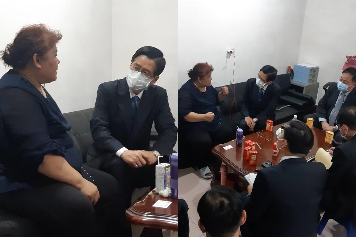 黃姓中尉排長自殺身亡，國防部長嚴德發慰問家屬。（國防部提供）