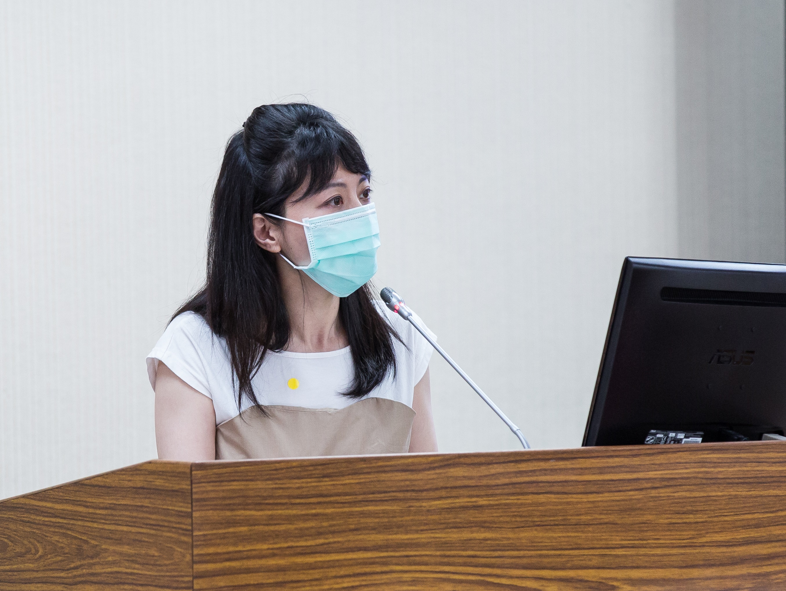 立委高嘉瑜驚爆，遭司法院祕書長林輝煌在深夜，半小時狂打了8通電話。（本刊資料照）