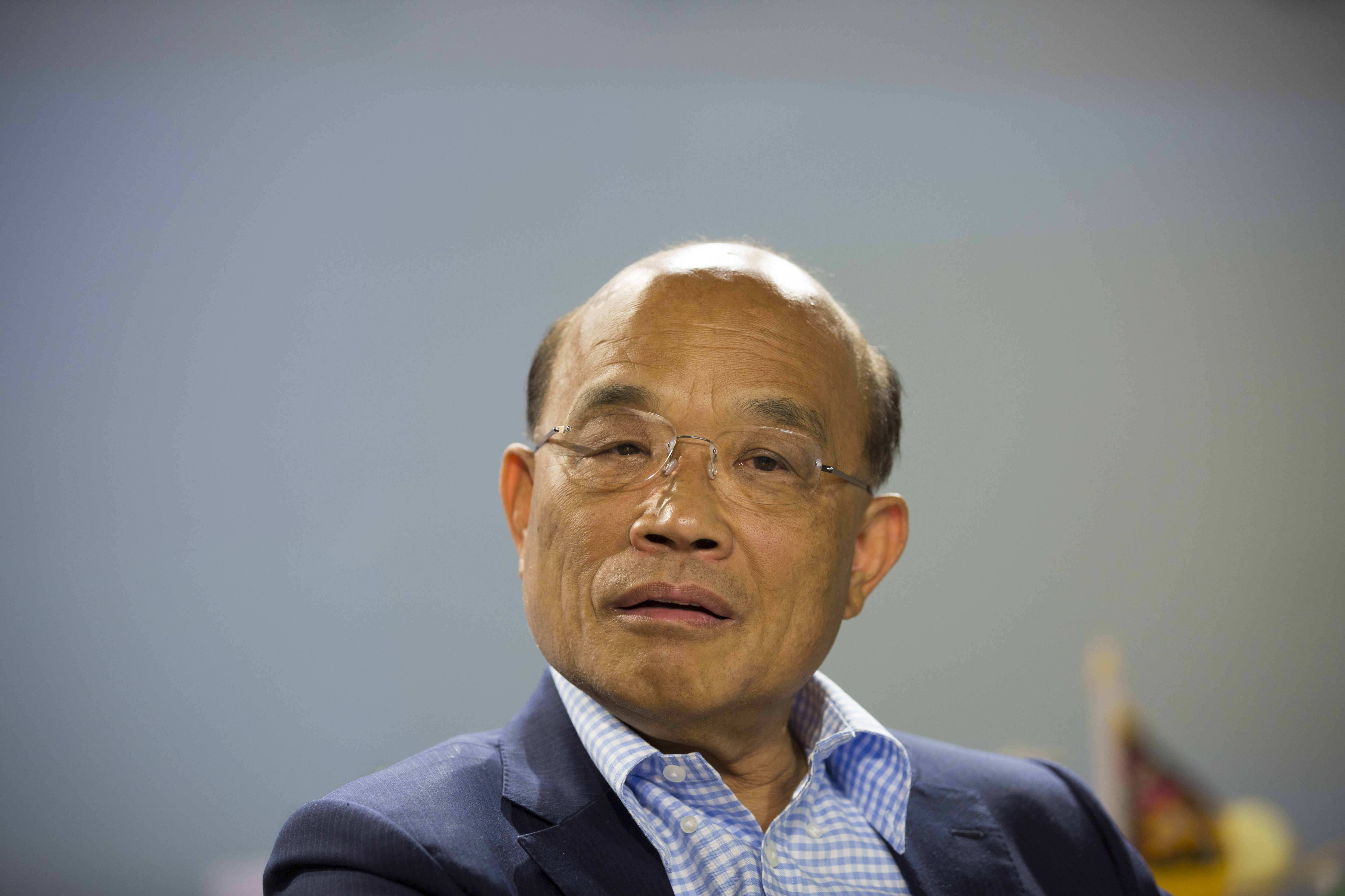 行政院長蘇貞昌今日宣布,再次簡化紓困申請流程,民眾只需要攜帶身分證、簽切結書,政府就會幫忙審查是否符合紓困補助。(本刊資料照)