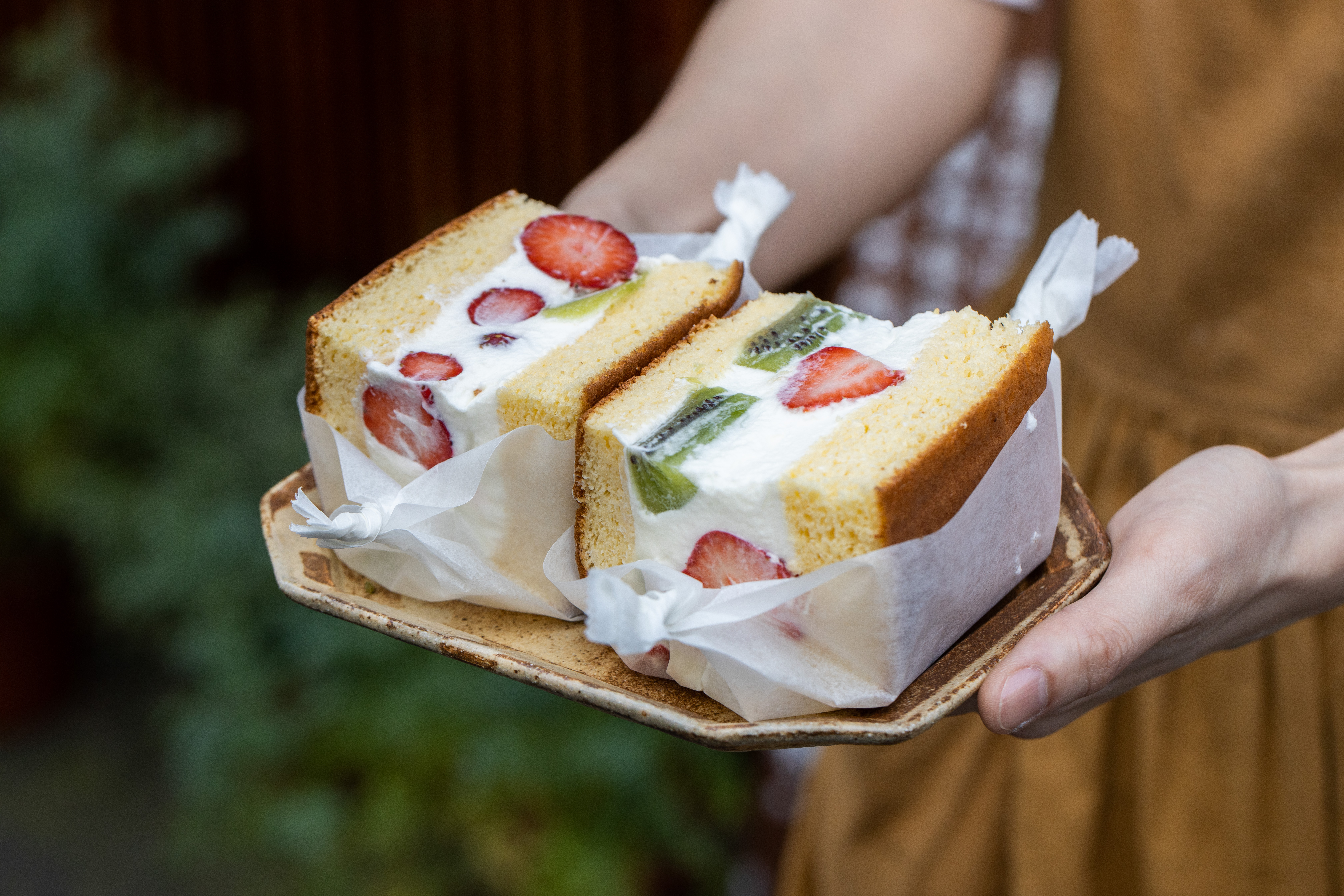 「季節水果三明治」酸酸甜甜，顏值走少女風。（160元／個）