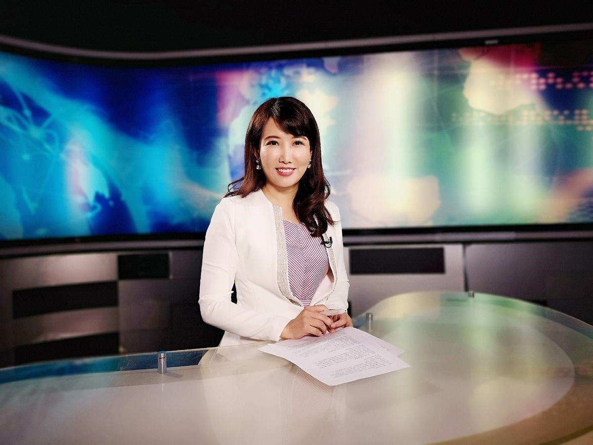 蔡沁瑜曾在播報新聞時,因為想到女兒罹癌當場淚崩。(翻攝自蔡沁瑜臉書)