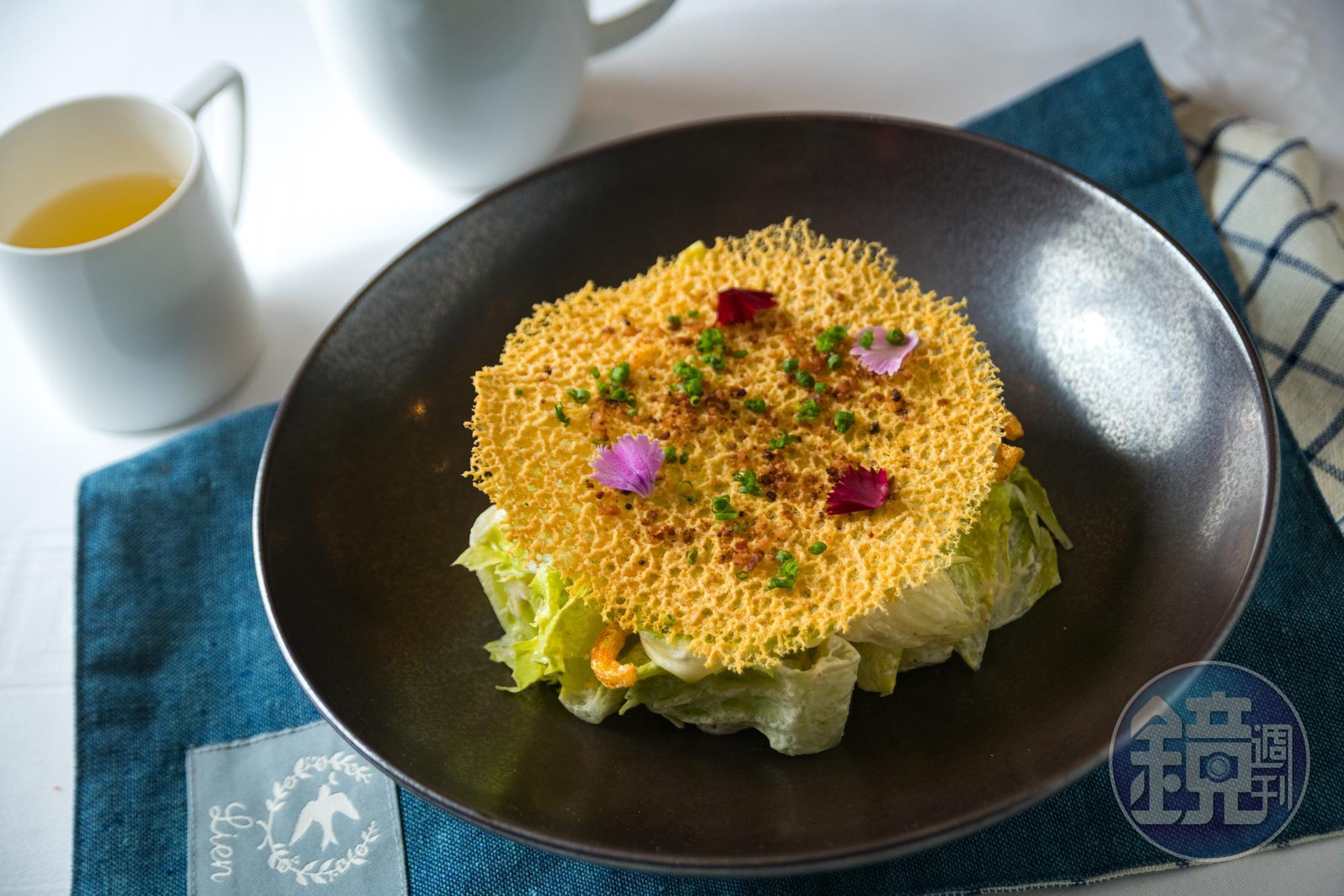 副餐凱薩沙拉外帶時將醬料與生菜分開。（2,800元／2人份牛排套餐內容）
