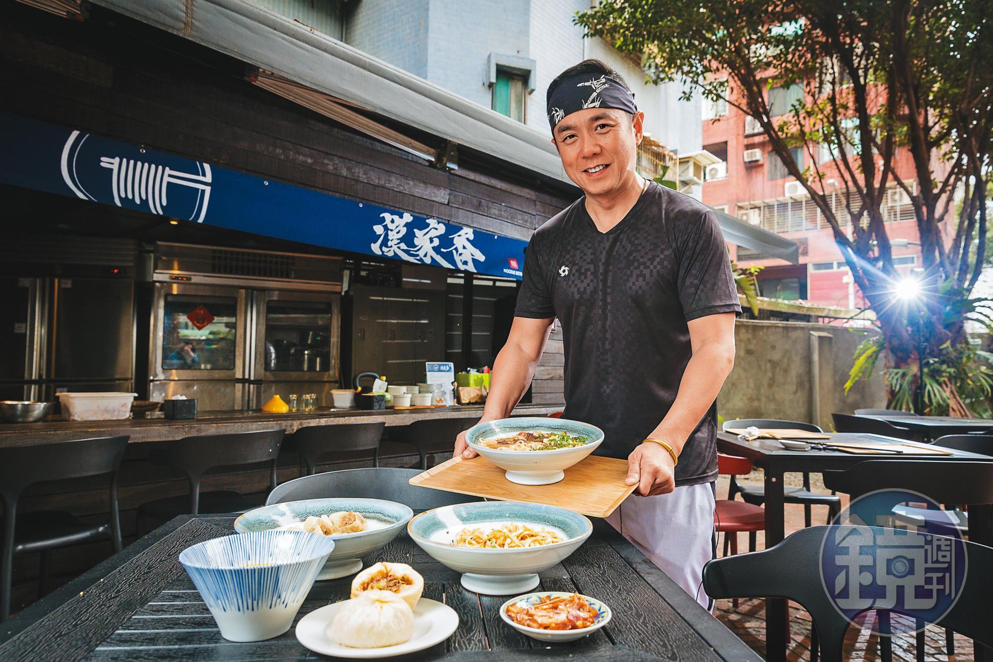 張兆漢曾經進出監獄4次，蹲17年苦牢，3年前出獄後，徹底揮別匪類的自己。從網路賣椒麻醬到開實體店面，都是一人打拚，開啟自己的椒麻人生。