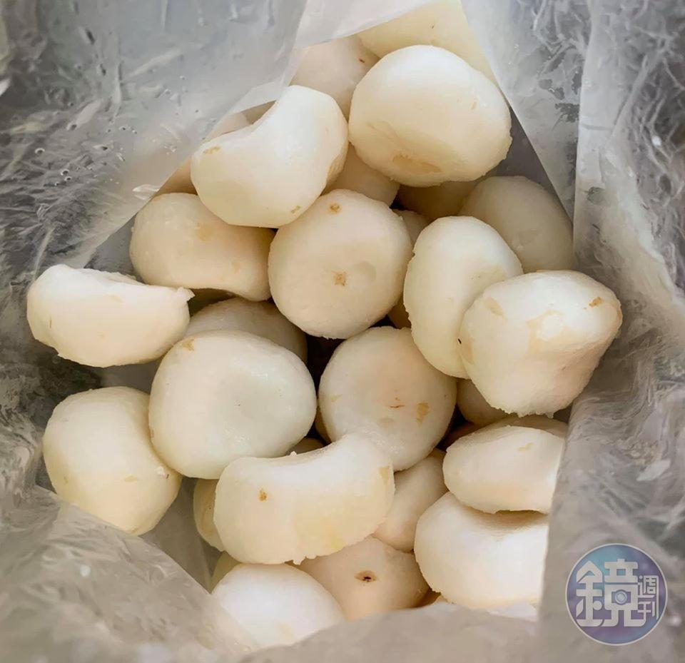 茡薺去皮備用。