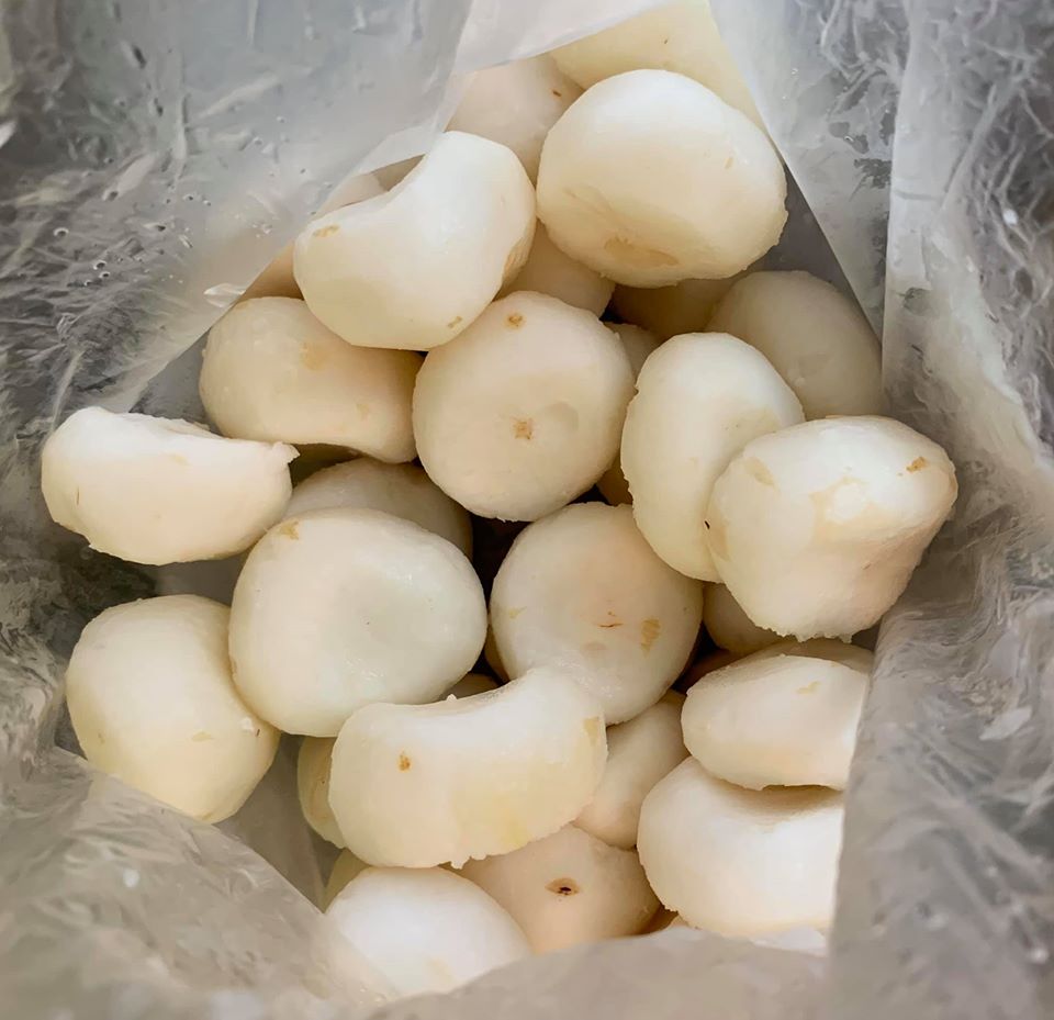 茡薺去皮備用。