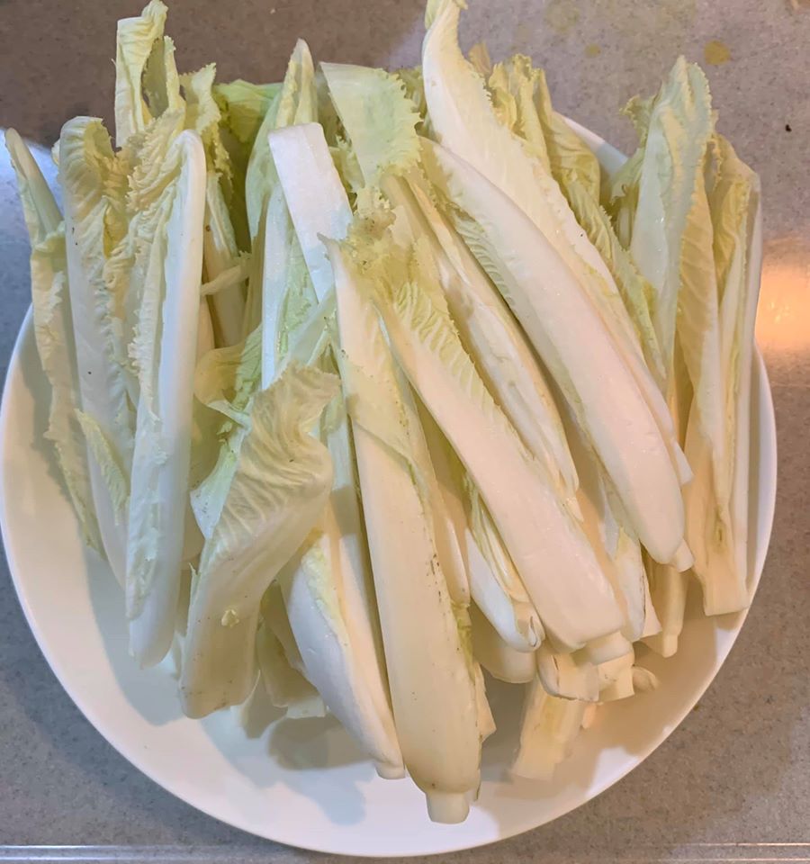 白菜心對切。
